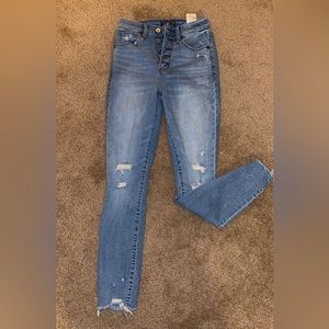 Abercrombie curve love high rise super skinny ankle, worn once. Size 25R